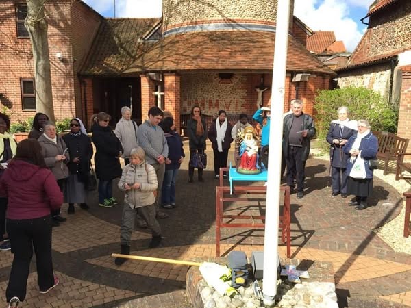 Parish_Trip_to_Walsingham_2016.jpg