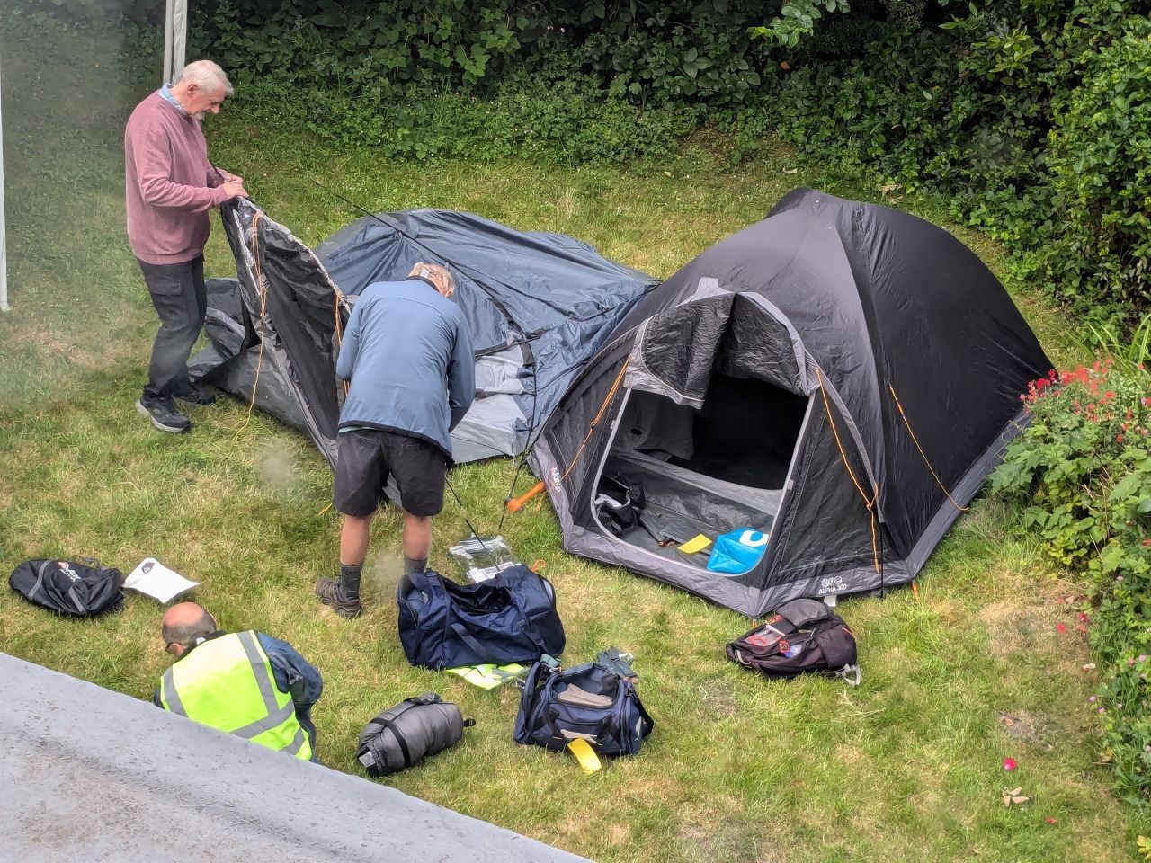 Pilgrims_2025_arrive_at_OLSS.jpg