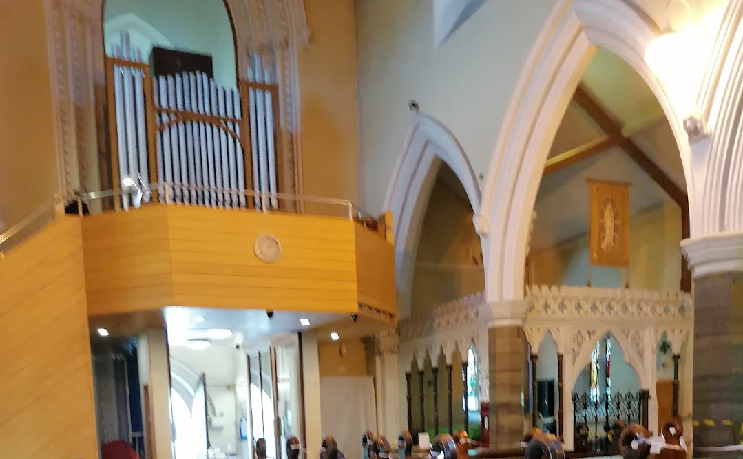 1960s addition of pine gallery for the organ